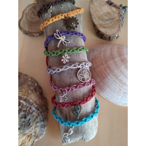 PULSERA MACRAMÉ AMULETOS - Imagen 9